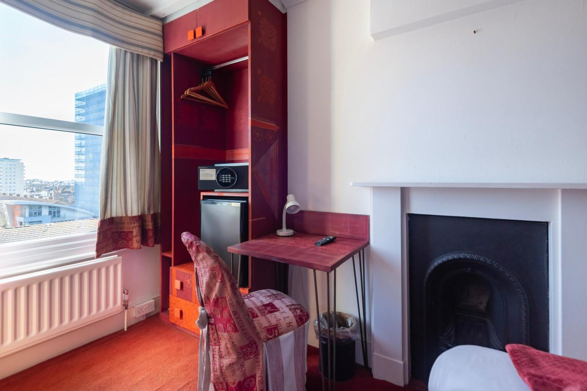 Innit Cavalaire Guest house 4*