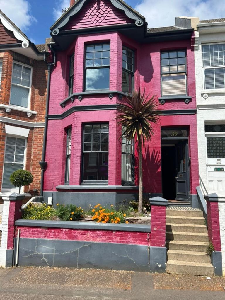 Sunny Seven Dials 4 Bed With Garden Holiday home
