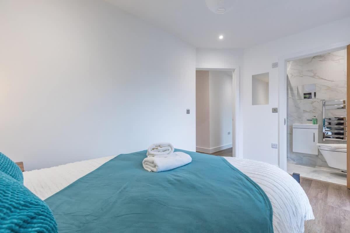 2 Bed 2 Bath Near College, Beach, Hospital - Long Offers