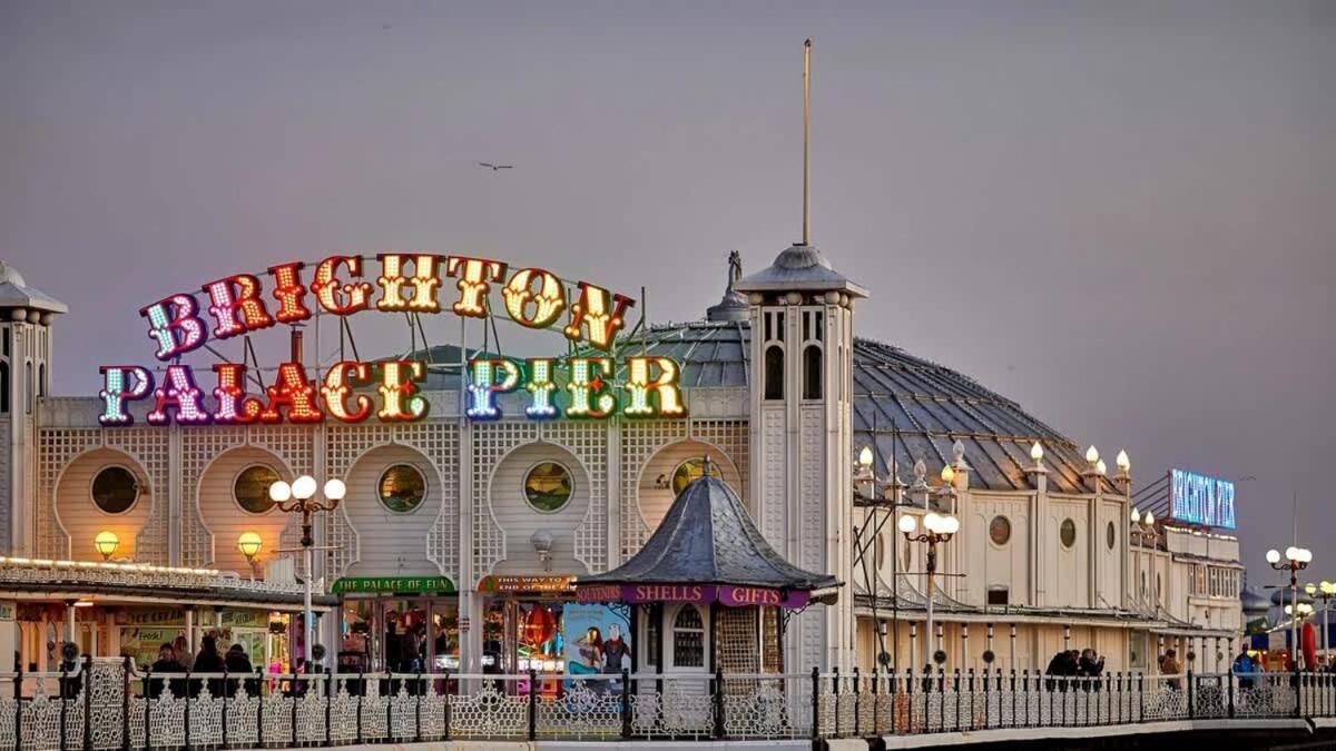 2 Bed 2 Bath Near College, Beach, Hospital - Long Offers Apartment Brighton