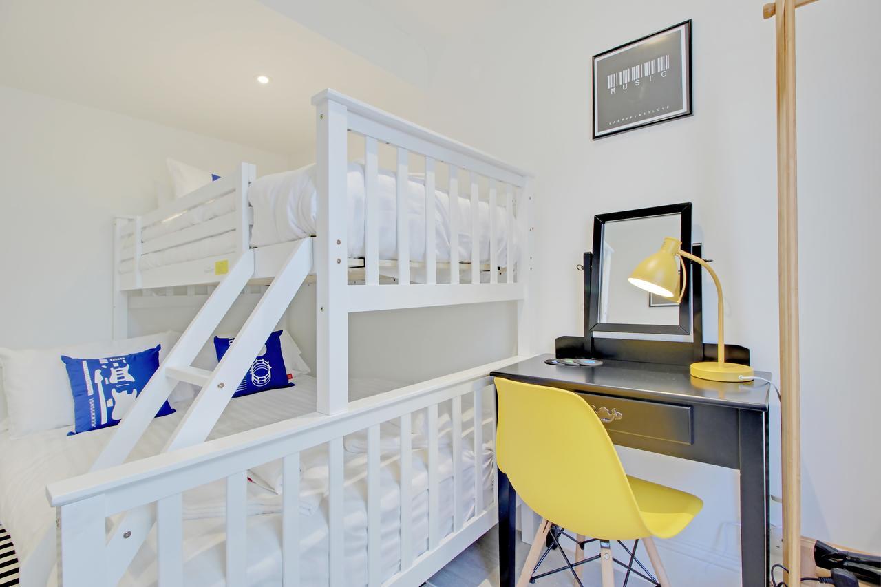 Holiday home Brighton's Best Big House - Sleeps 12 To 18 Guests - 5 Bedrooms
