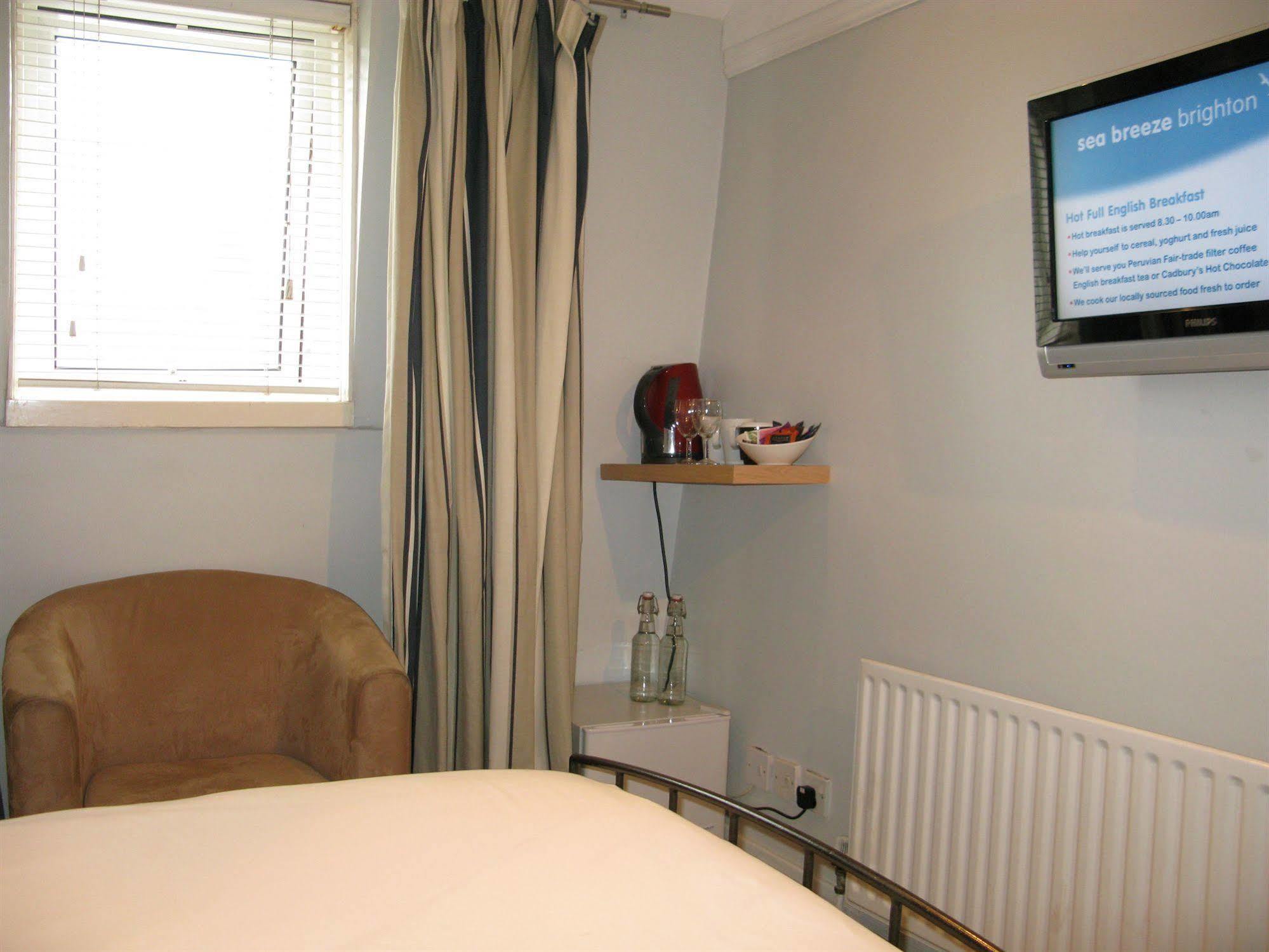 Oyo Lifestyle Sea Breeze Guest house Brighton