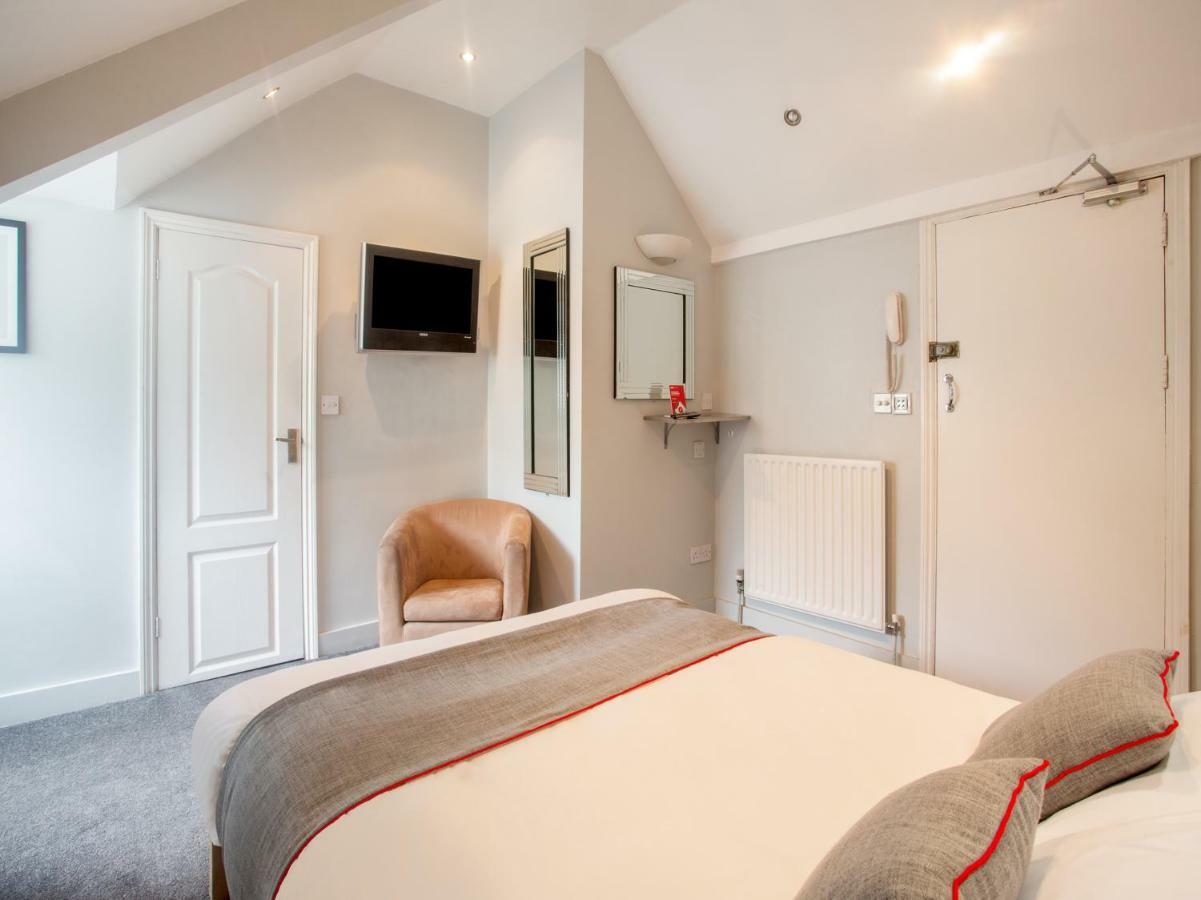 Oyo Lifestyle Sea Breeze Guest house Brighton