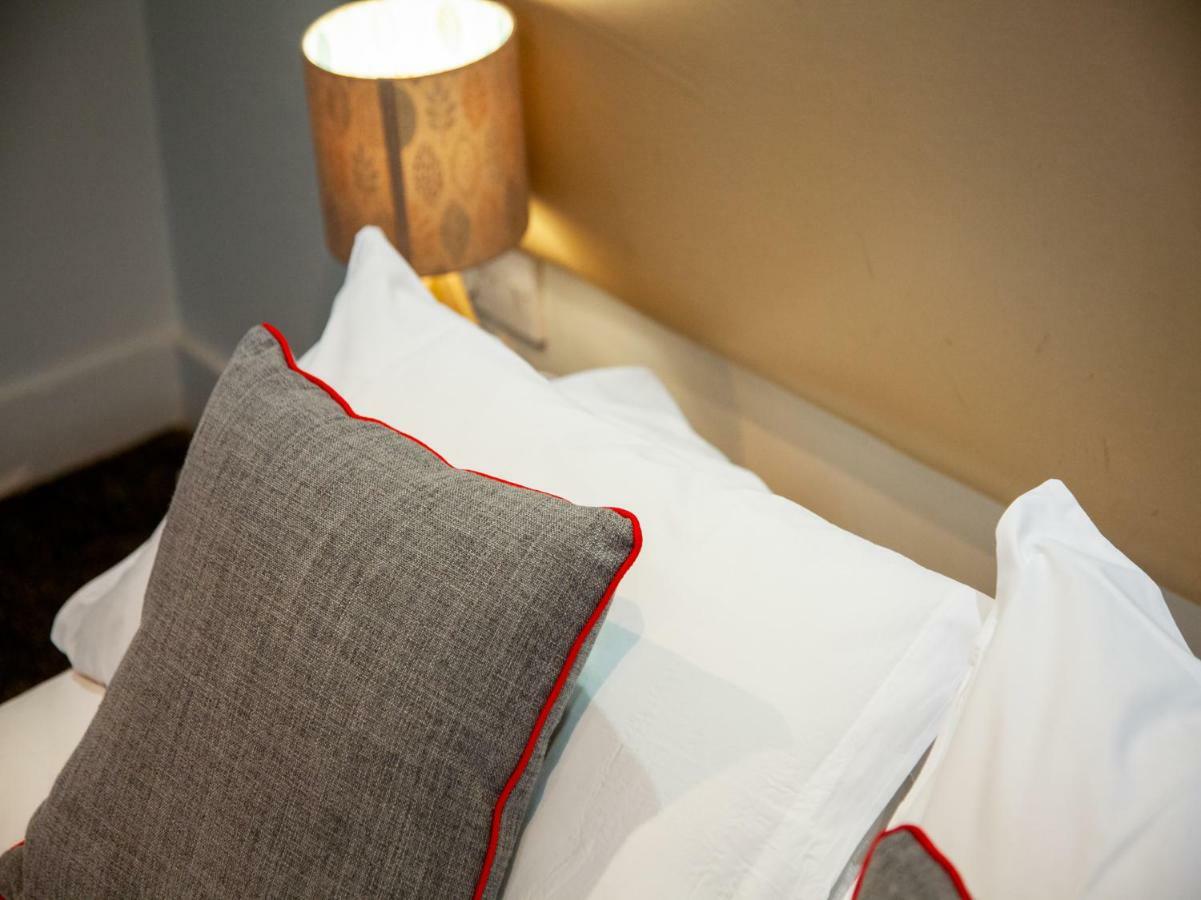 Oyo Lifestyle Sea Breeze Guest house Brighton