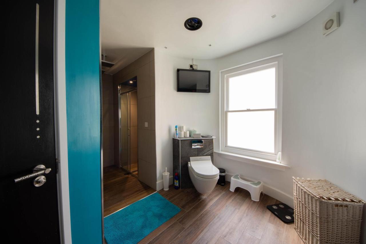 Funky By The Pier, 3 Bedrooms, Sleeps 10